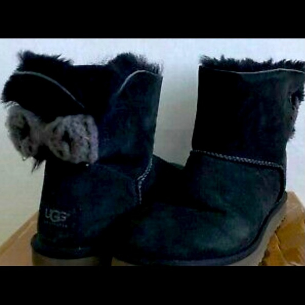 UGG Boots Authentic (mini Bailey with bow)
